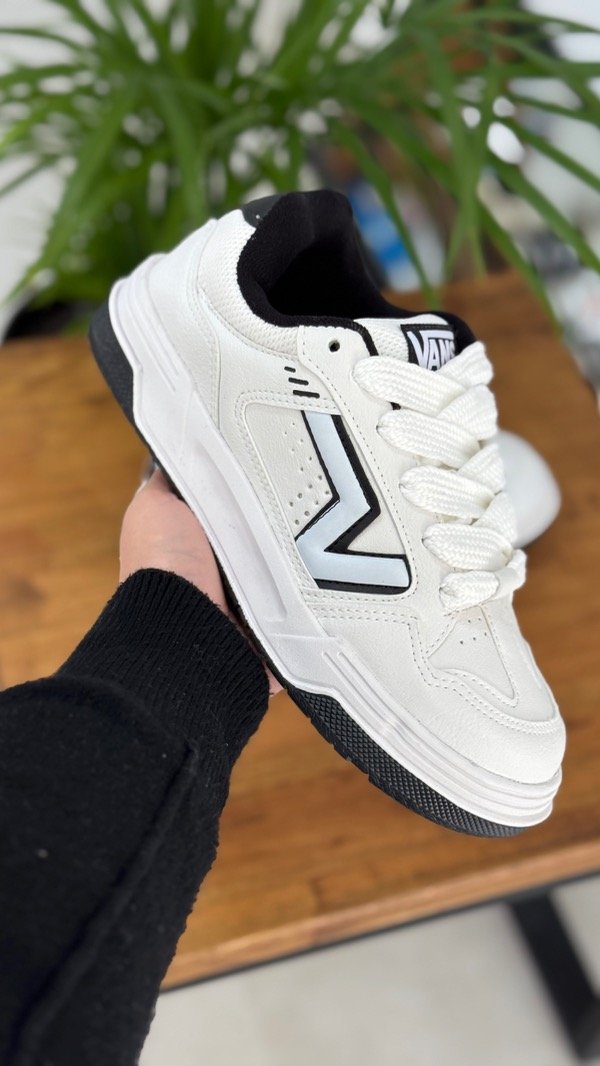 Producto - Vans Upland blanco con negro