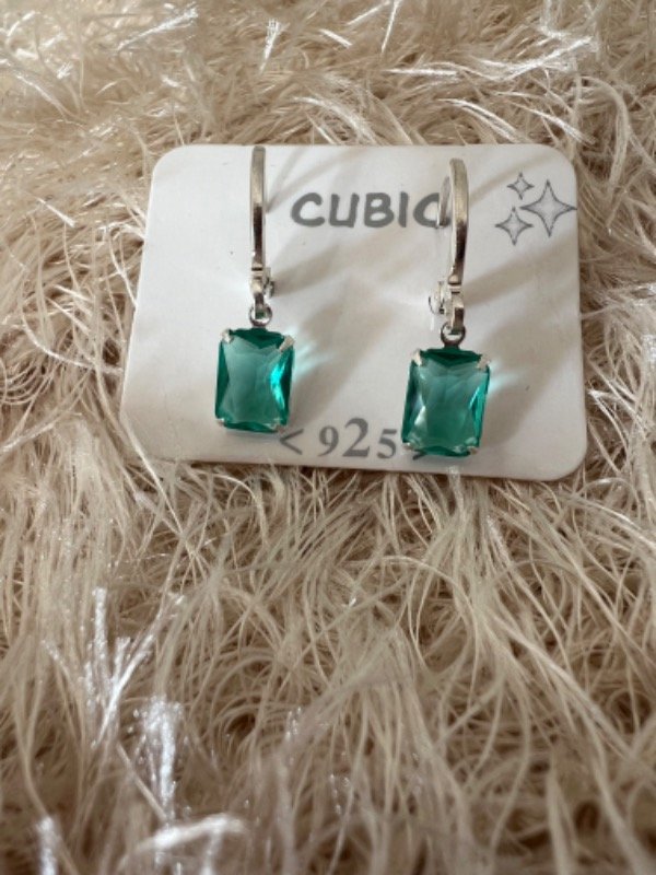 Producto - Aros cubic rectangulares piedra verde