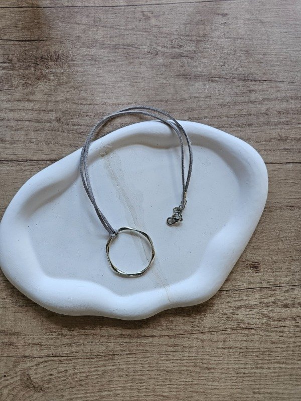 Producto - Collar círculo gamuza
