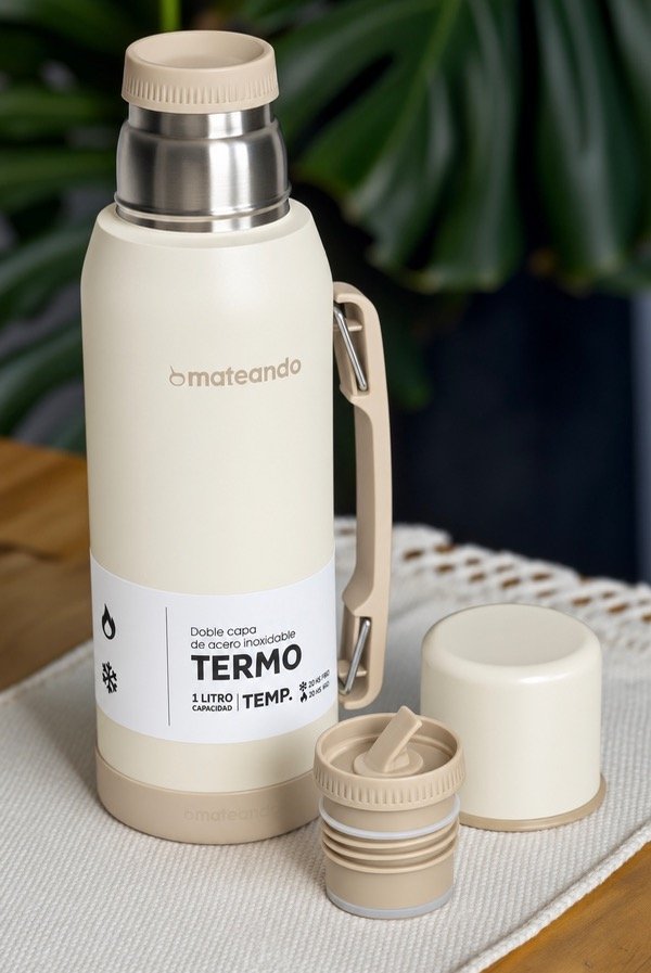 Producto - KIT MATERO MATEANDO - Termo 1 L Mate Beige c/ Bombilla - 3