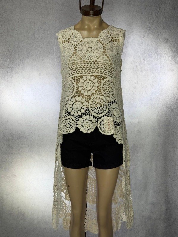 Producto - REMERA INDIRA BIEGE PLAYERA CALADA LARGA ATRAS