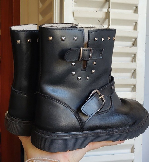 Producto - Botas negras CHEEKY, número 33