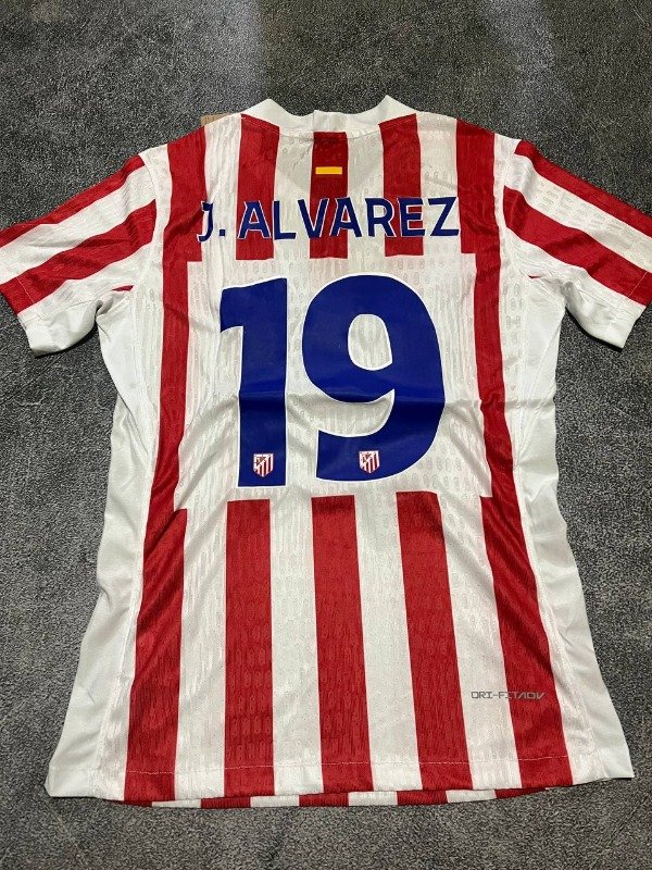 Producto - Atletico de Madrid local 25/26 Version Jugador 19 Julian Alvarez