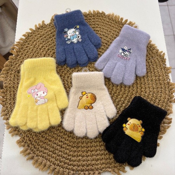 Guantes de personajes tallas 2 a 6 años