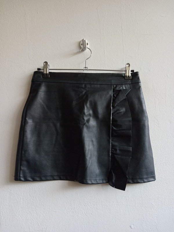 Producto - Falda de ecocuero (elastizada) Ancho 35cm Largo 35cm. T.M/38