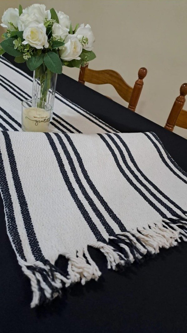Producto - Camino de Mesa Tejido a Rayas