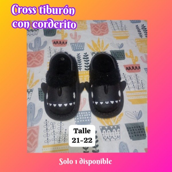Producto - Pantuflas tiburón con corderito x2 (Talle según stock)