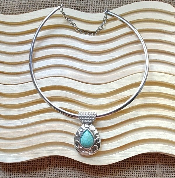 Producto - Chocker Rígido con dije Gota Turquesa