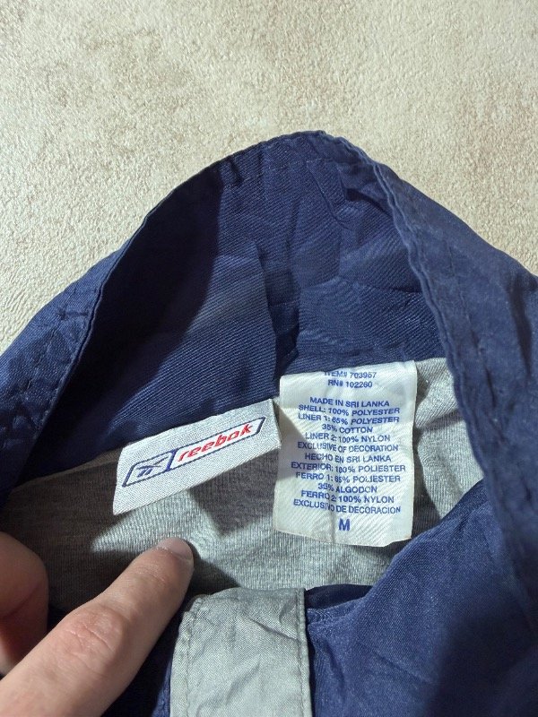 Producto - Campera Reebok T.M Original - 4