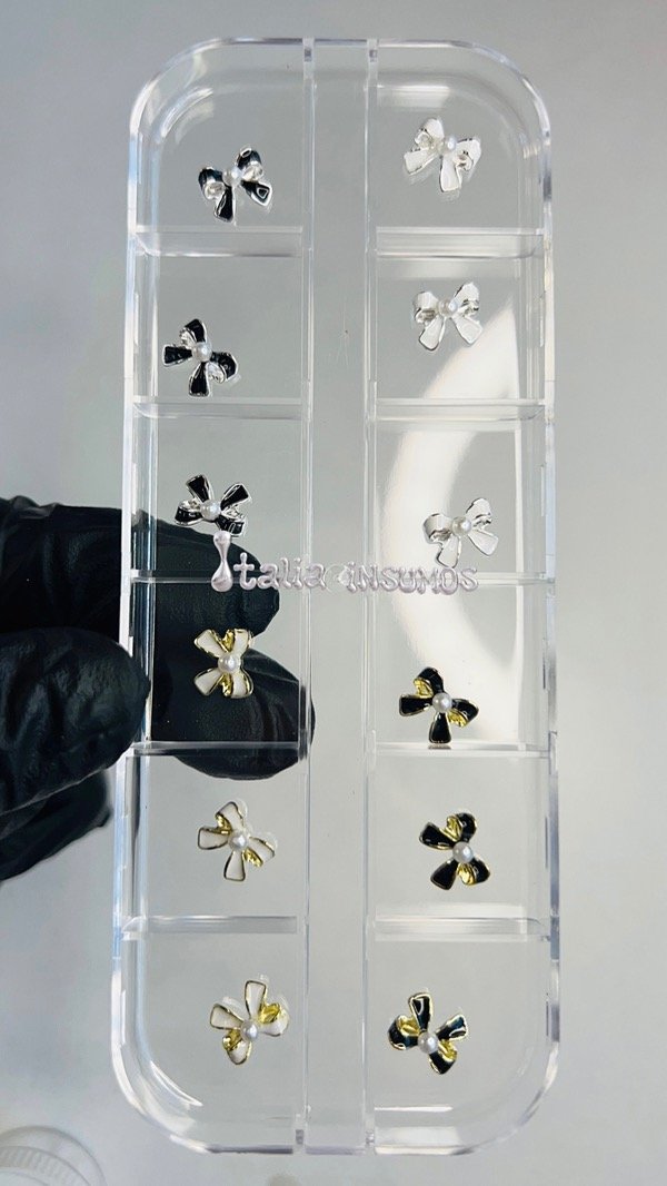 Producto - Paleta de moños negros y blancos x12