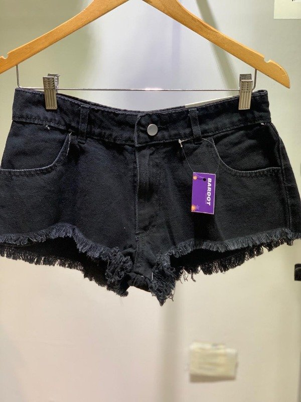Producto - Short negro tiro bajo talle 36,38,40,42