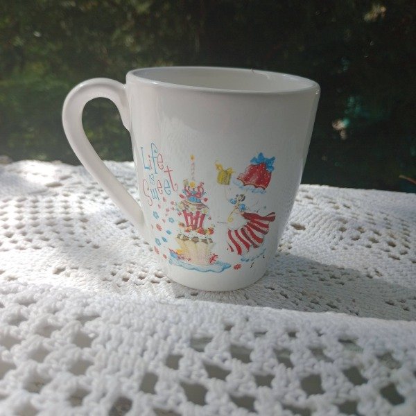 Producto - TAZA BOMBE DE CERÁMICA BLANCA CUP CAKES