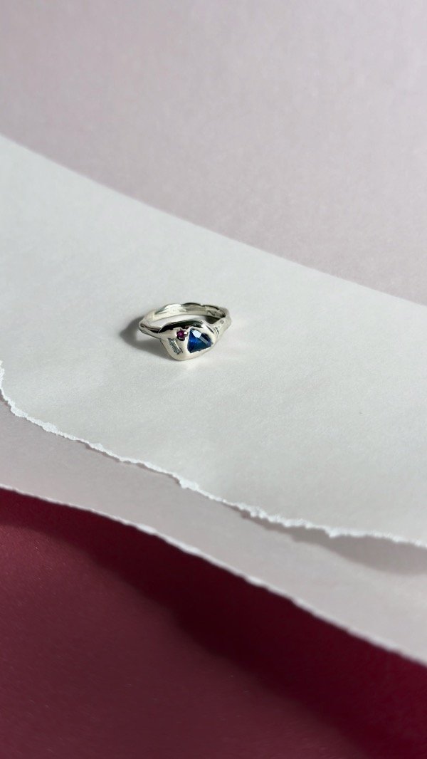 Producto - Anillo alpaca con tres cubic - 0