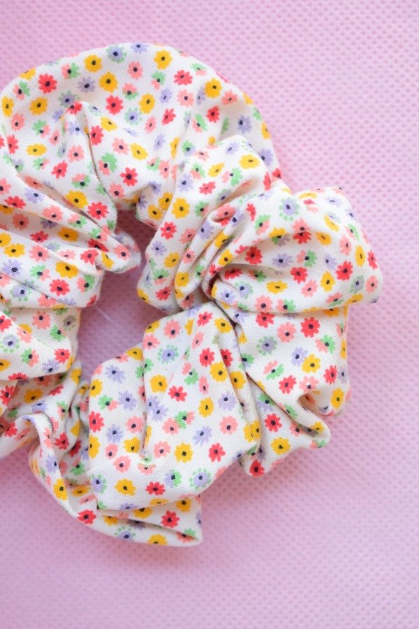 Producto - Scrunchie xl flores - 0