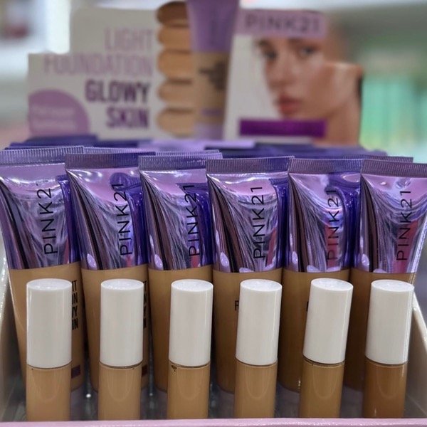 Producto - Base de Maquillaje Glowy Skin Pink 21