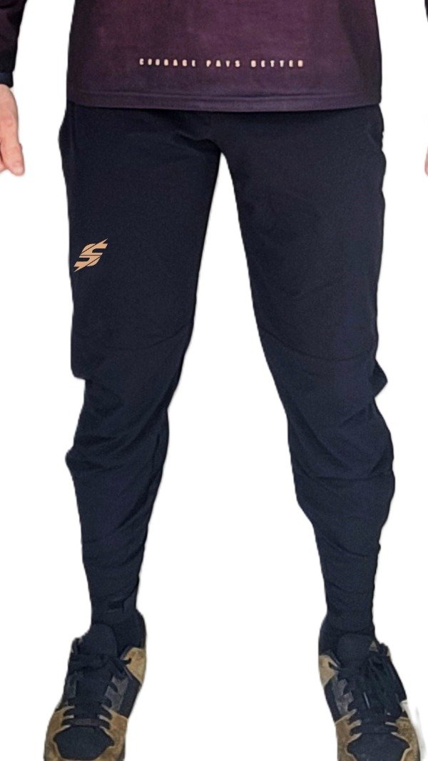 Producto - Pantalón Endurance Negro / Dorado