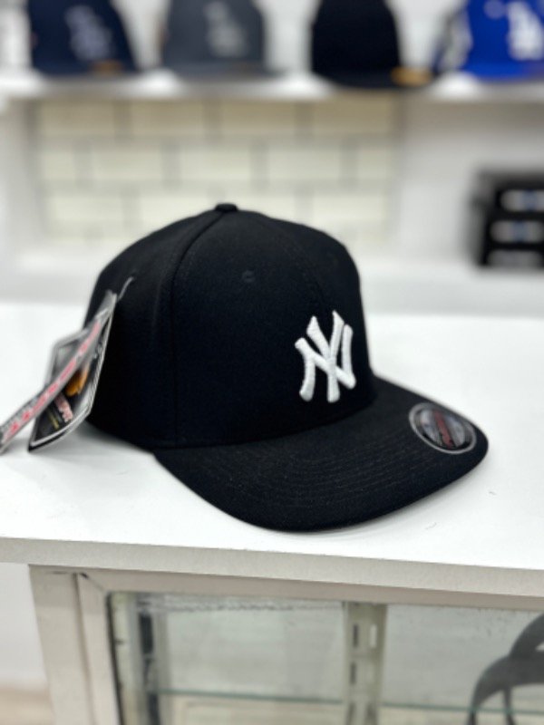 Producto - Gorra Ny negra// 16.000 TRANSF