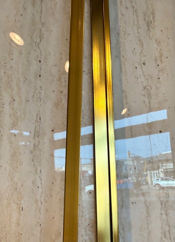 Producto - Tira Terminación Aluminio C Dorada 2.45 mt
