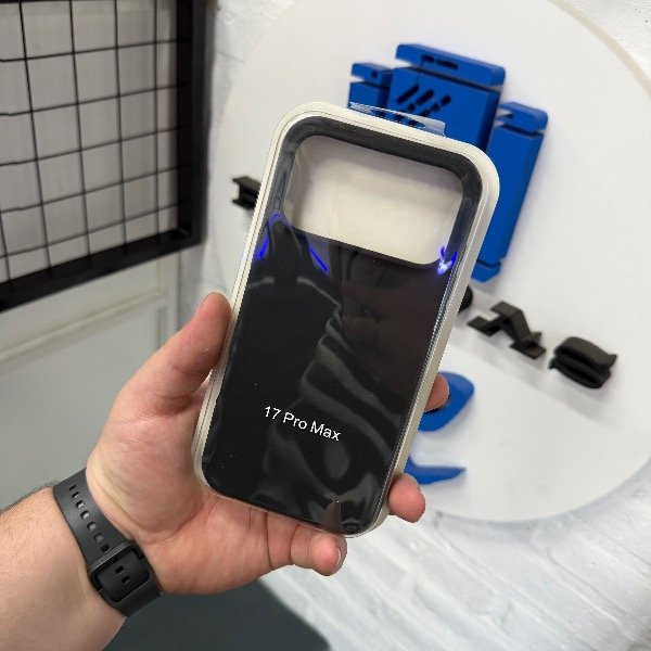 Producto - Silicone Case Negra - iPhone 17 Pro Max