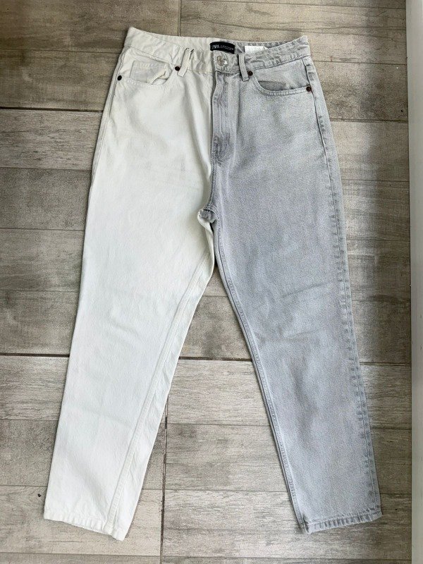 Producto - white and grey