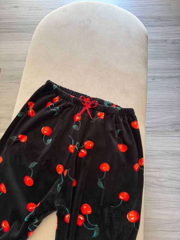 Producto - Pant polar cerezas negro