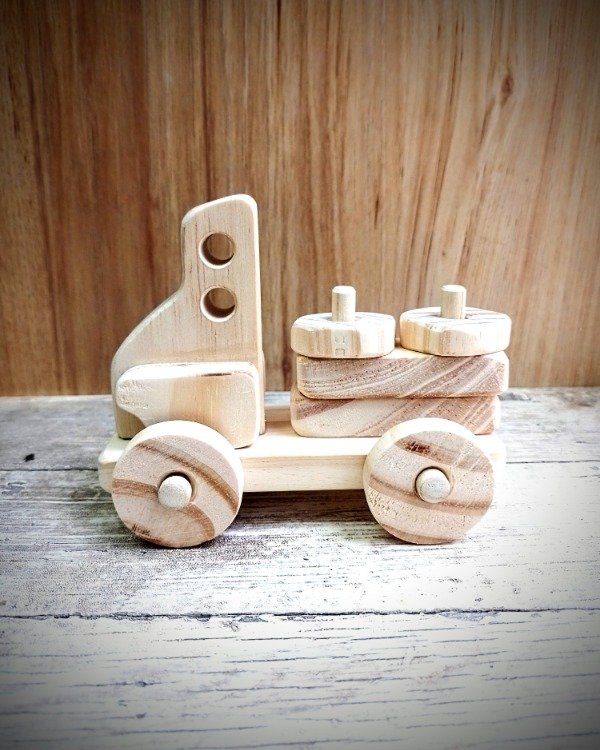 Producto - Camion de Madera con Piezas para Encastrar