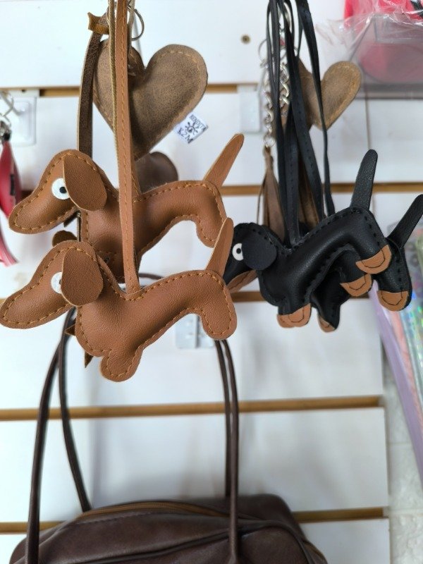 Producto - Llaveros perro salchica