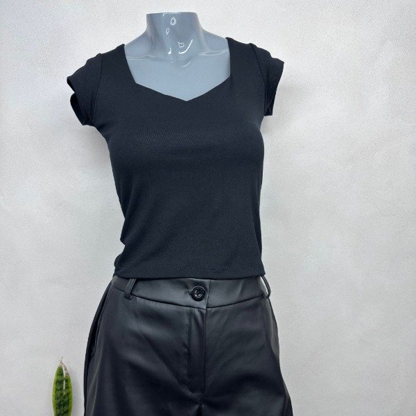 Producto - REMERAS CUELLO DIAMANTE