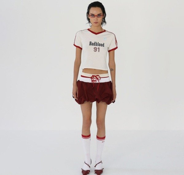 Producto - Pollera bordo importada