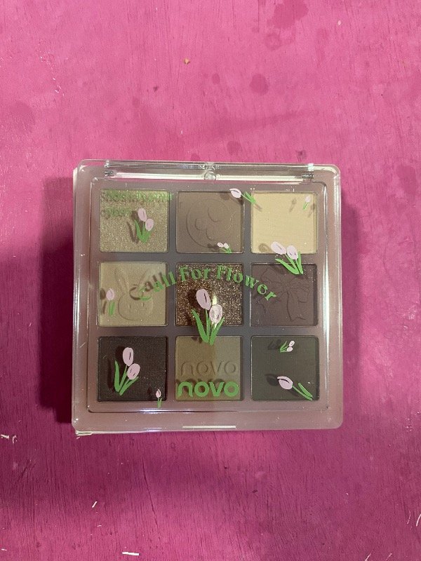 Producto - Paletas de sombras y glitter