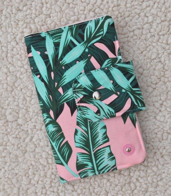Producto - Billetera Portacelular Hojas
