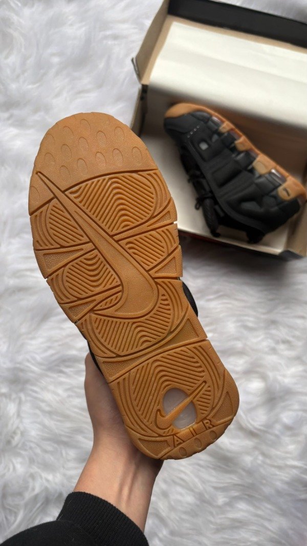 Producto - AIR MORE UPTEMPO LOW BLACK GUM - 3