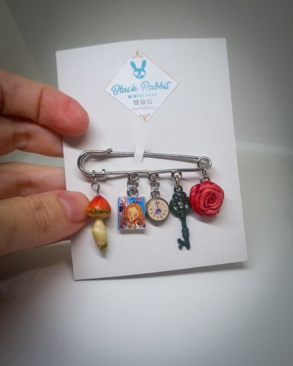Producto - Prendedor Alicia F