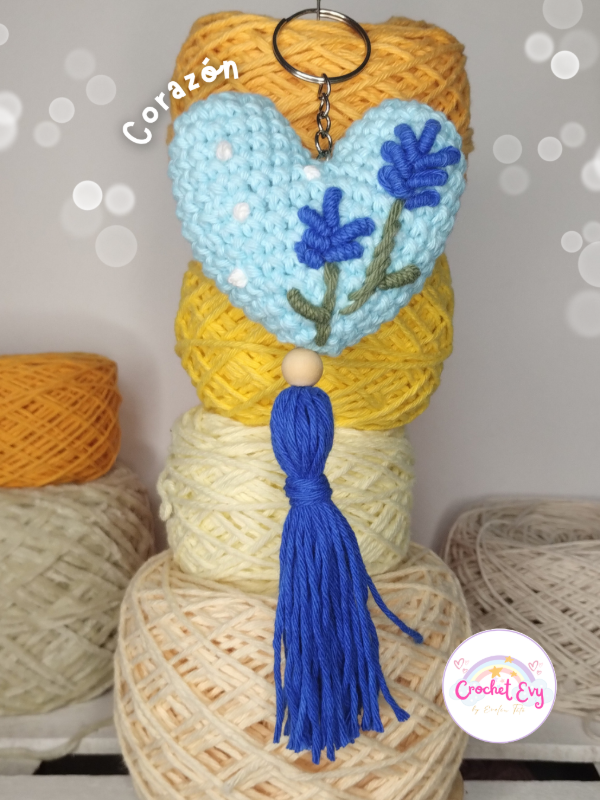 Producto - Corazón con borla- Llavero - 3