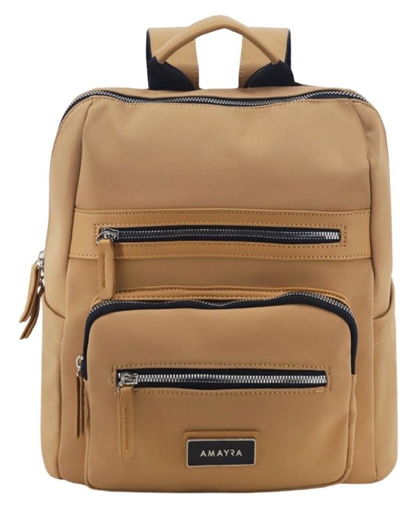 Producto - Mochila Amayra camel con bolsillo frontal