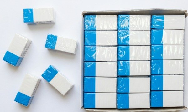 Producto - Goma de Borrar Azul y Blanca