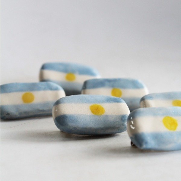 Producto - PRENDEDOR "BANDERITA"