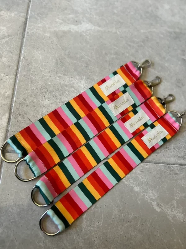 Producto - Sujeta Abrigos Mil Rayas