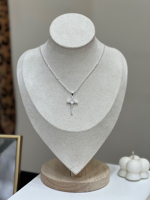 Producto - Collar Cruz con dije de corazón de cristal