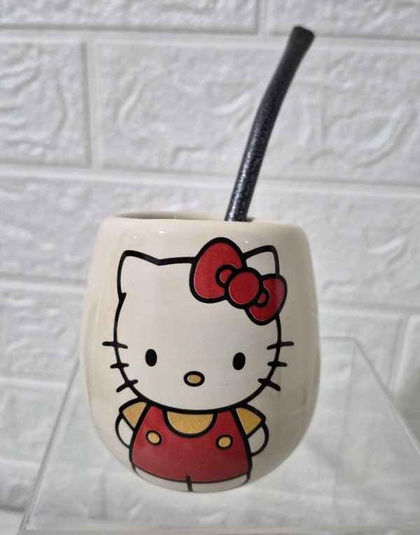 Producto - Mate Ovo Hello Kitty rojo natural + bombilla