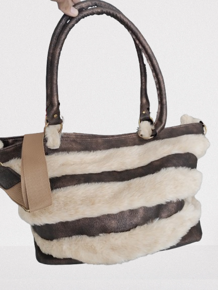 Producto - Cartera con lineas peluche
