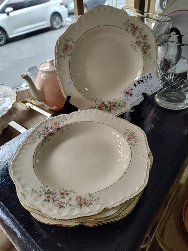 Producto - PLATO HONDO VOGT FLORES X 6