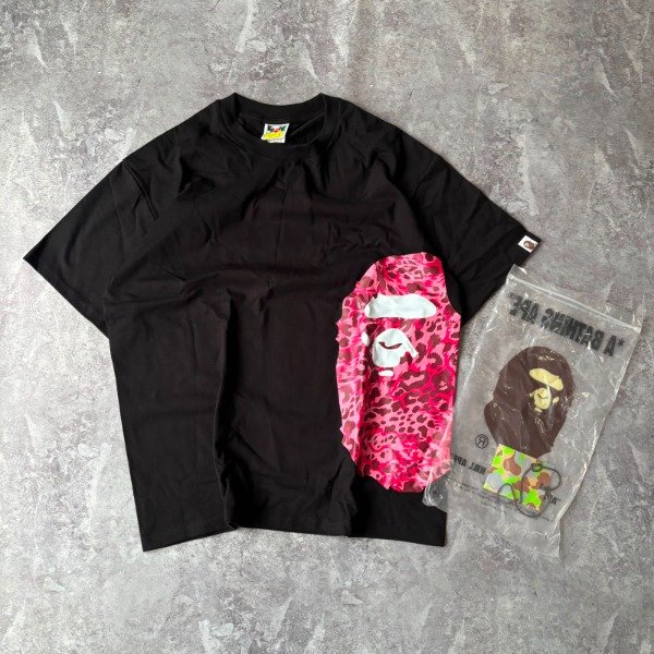 Producto - Remera Bape (Blanca y negra)