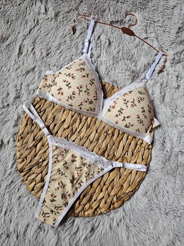 Producto - Triangulito coquette con flores - 1