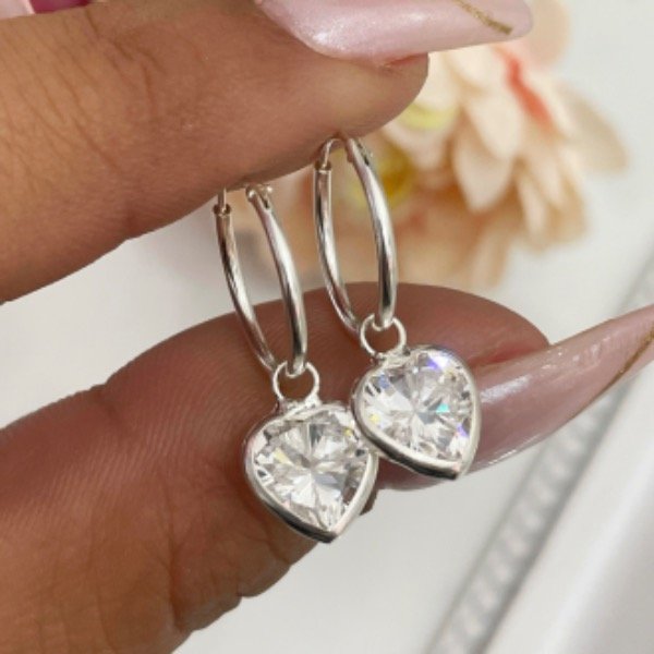 Producto - ARGOLLITAS 14MM CON CORAZON CRISTAL BLANCO 9MM