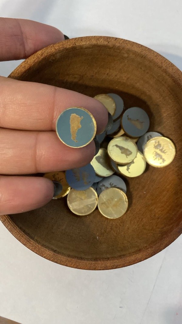 Producto - ARGENTINA 1.5cm circular. Grabado tradicional ESPEJO ORO SIN PERFORAR