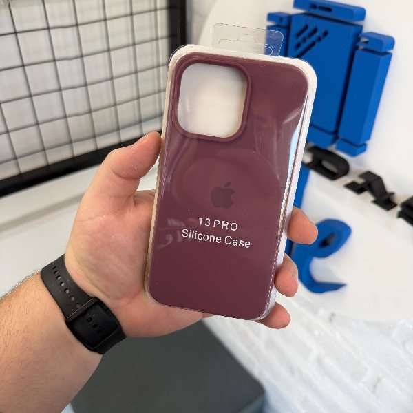 Producto - Silicone Case Vino - iPhone 13 Pro