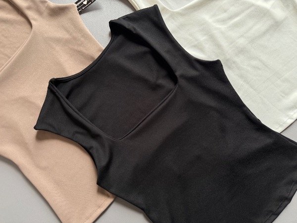 Producto - Musculosa escote cuadrado /