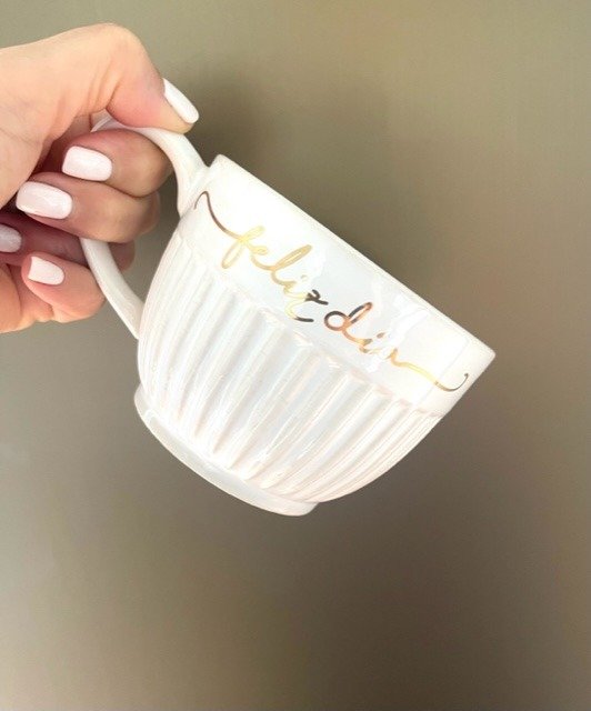 Producto - TAZA CANELA BAJA FELIZ DIA
