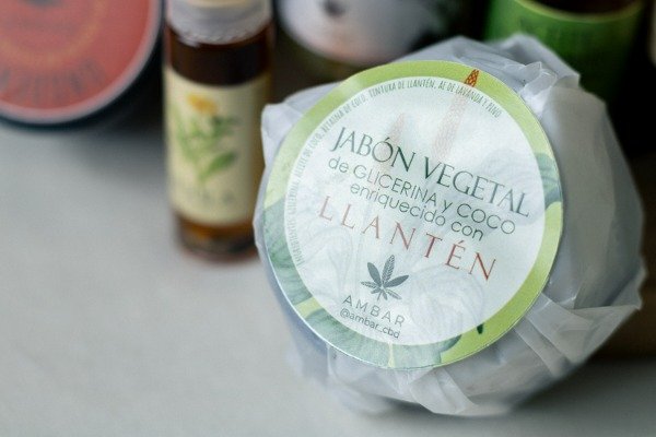 Producto - Jabón de Llantén vegano de coco y glicerina